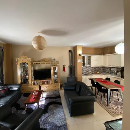 Miki's House بيت للعطل